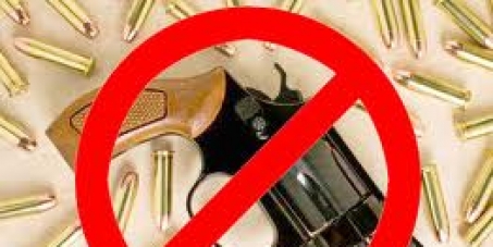 Proibir venda de ARMAS DE FOGO E MUNIÇÃO em LOJAS ou em QUALQUER TIPO DE COMÉRCIO.