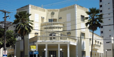 CONTRA O AUMENTO DE SALÁRIOS DOS VEREADORES E PREFEITO.