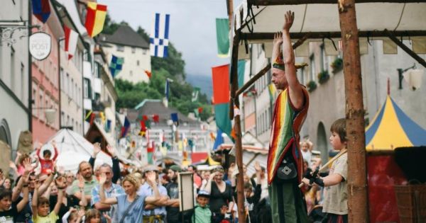 "GEBT DEM VOLK IHR SPEKTAKEL ZURÜCK" Mittelaltermarkt wieder alle 2 Jahre !!!!!! 