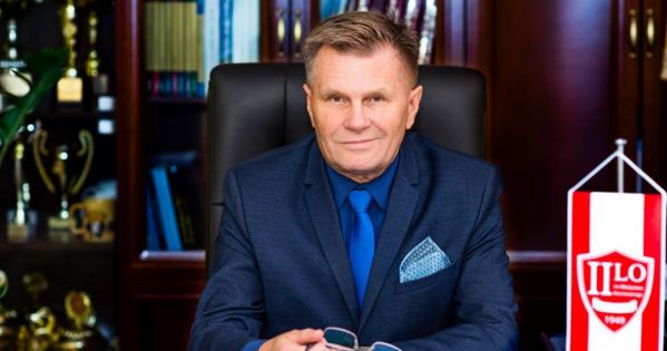 Sprzeciw rodziców i uczniów IILO w Koszalinie wobec nieprzedłużenia kadencji dyrektora