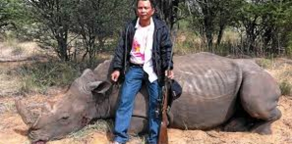 Depts. of Environment, South Africa & Namibia AND John Scanlon: REVOKE PERMISSION TO TROPHY HUNT RHINOS