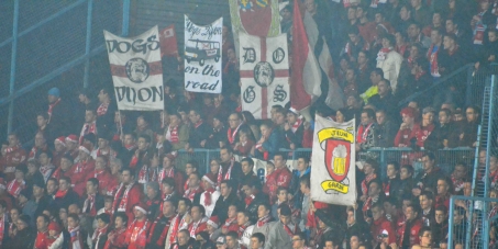 DFCO: Ambiance derby , distribution de drapeaux dans les tribunes ?