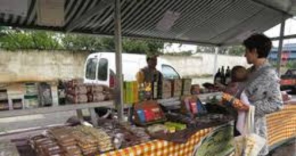 Feira  livre rua dos trilhos,869 e Horta das flores