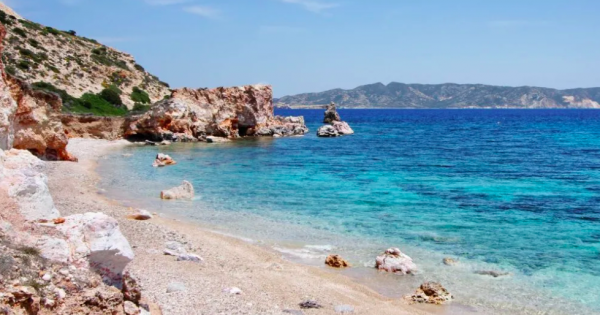 Save the beach of Kastanas in the Greek island of Milos