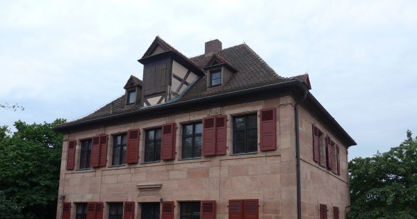 Erhalte das Pfarrhaus in Behringersdorf (nähe Nürnberg)