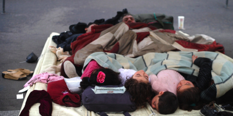 Paris 2013, des enfants vivent et dorment dans la rue depuis plusieurs années, STOP !!!