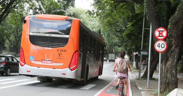 Dória não remova as linhas da Cidade Universitária