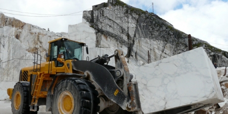 Fermiamo la distruzione delle Alpi Apuane