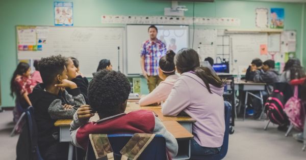 Onze geschiedenislessen moeten anders