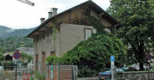 Maire de Samoëns, Haute-Savoie: Sauvons l'école des frères de Samoëns, NON à sa démolition