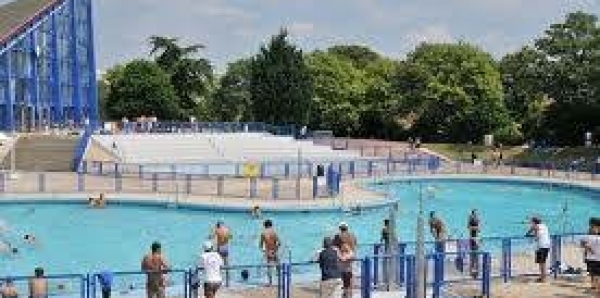 A TOUS LES AULNAYSIENS ET COMMUNES AVOISINANTES: POUR LA REOUVERTURE DE NOTRE PISCINE A AULNAY SOUS BOIS